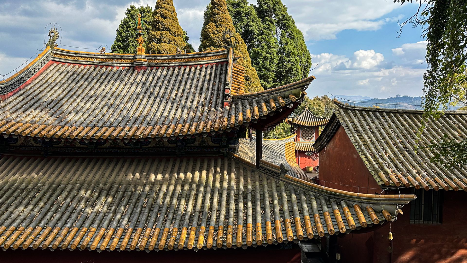 A scenic view of Kunming Caoxisi
