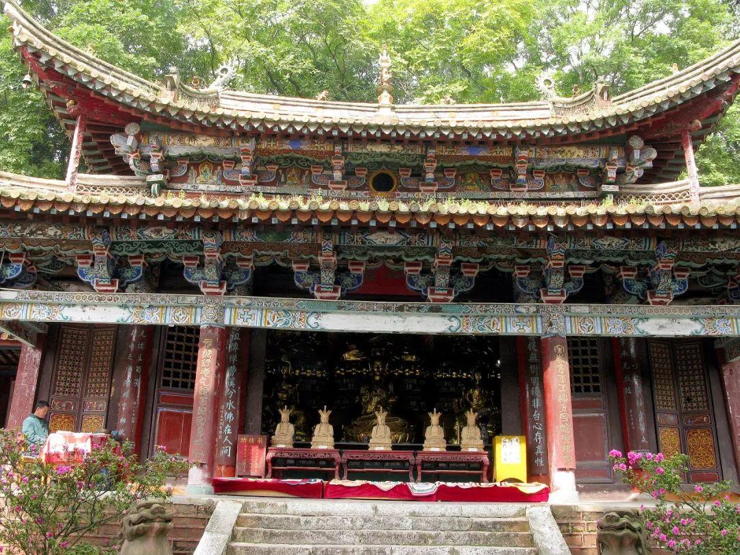 A scenic view of Kunming Caoxisi