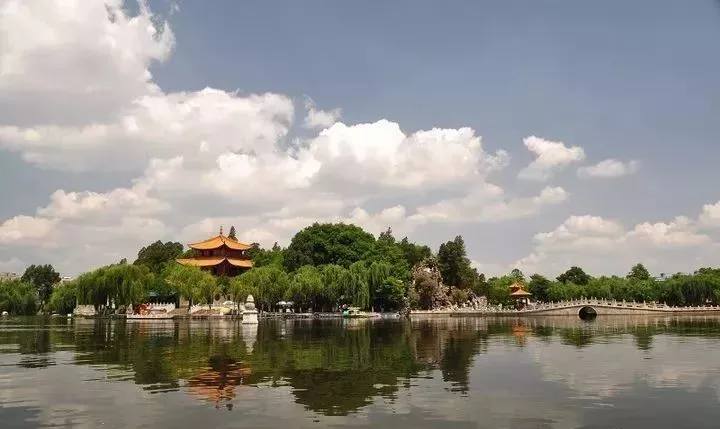 A scenic view of Kunming Daguanlou