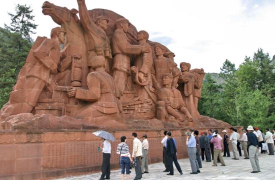 A scenic view of Kunming Dangui Cun Zhongyang Hongjun Zongbu Zhudi Jiuzhi Jinshajiang Jiaoping Dukou
