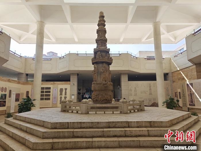A scenic view of Kunming Dizangsi Jingchuang
