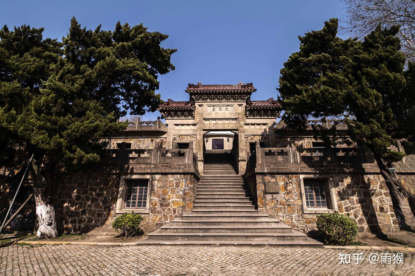 A scenic view of Kunming Fenghuangshan Tianwentai Jindai Jianzhu