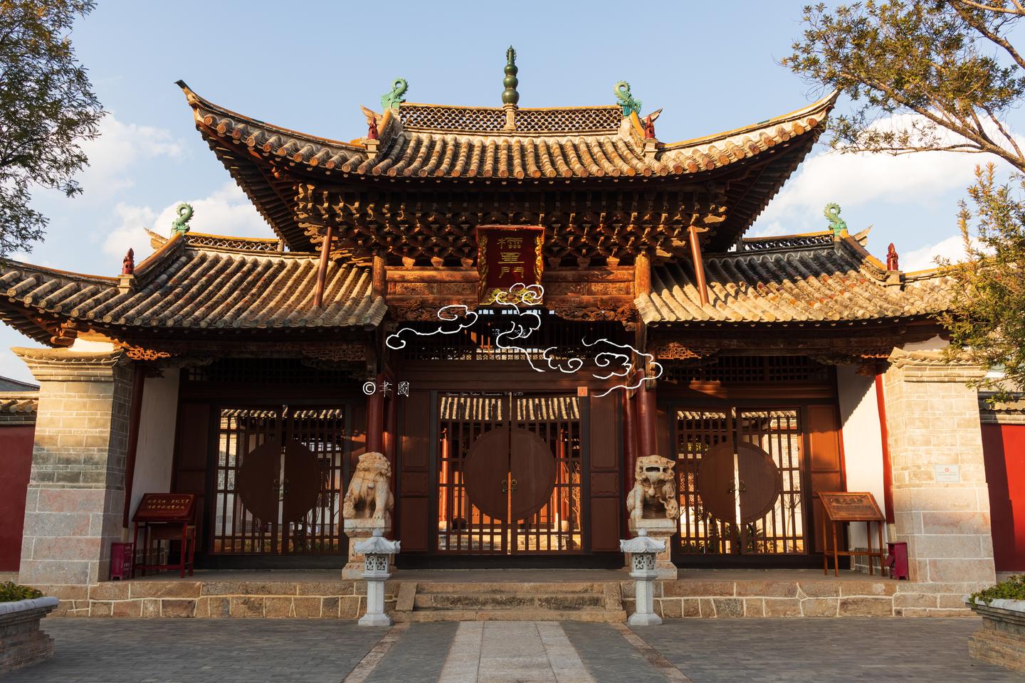 A scenic view of Kunming Fenghuangshan Tianwentai Jindai Jianzhu