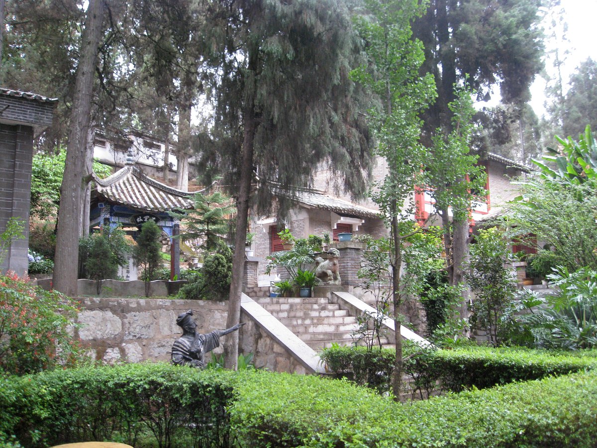 A scenic view of Kunming Mahazhi Mubei