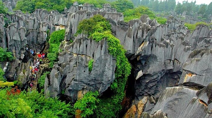 A scenic view of Kunming Wangrenqiu Bei