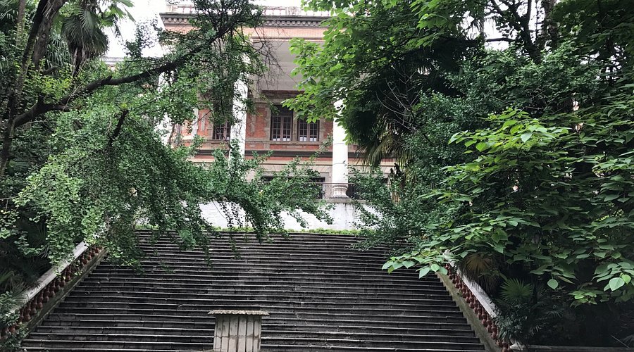 A scenic view of Kunming Yunnan Daxue Huizeyuan