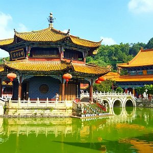 A scenic view of Kunming Zhenqingguan Gujianzhuqun