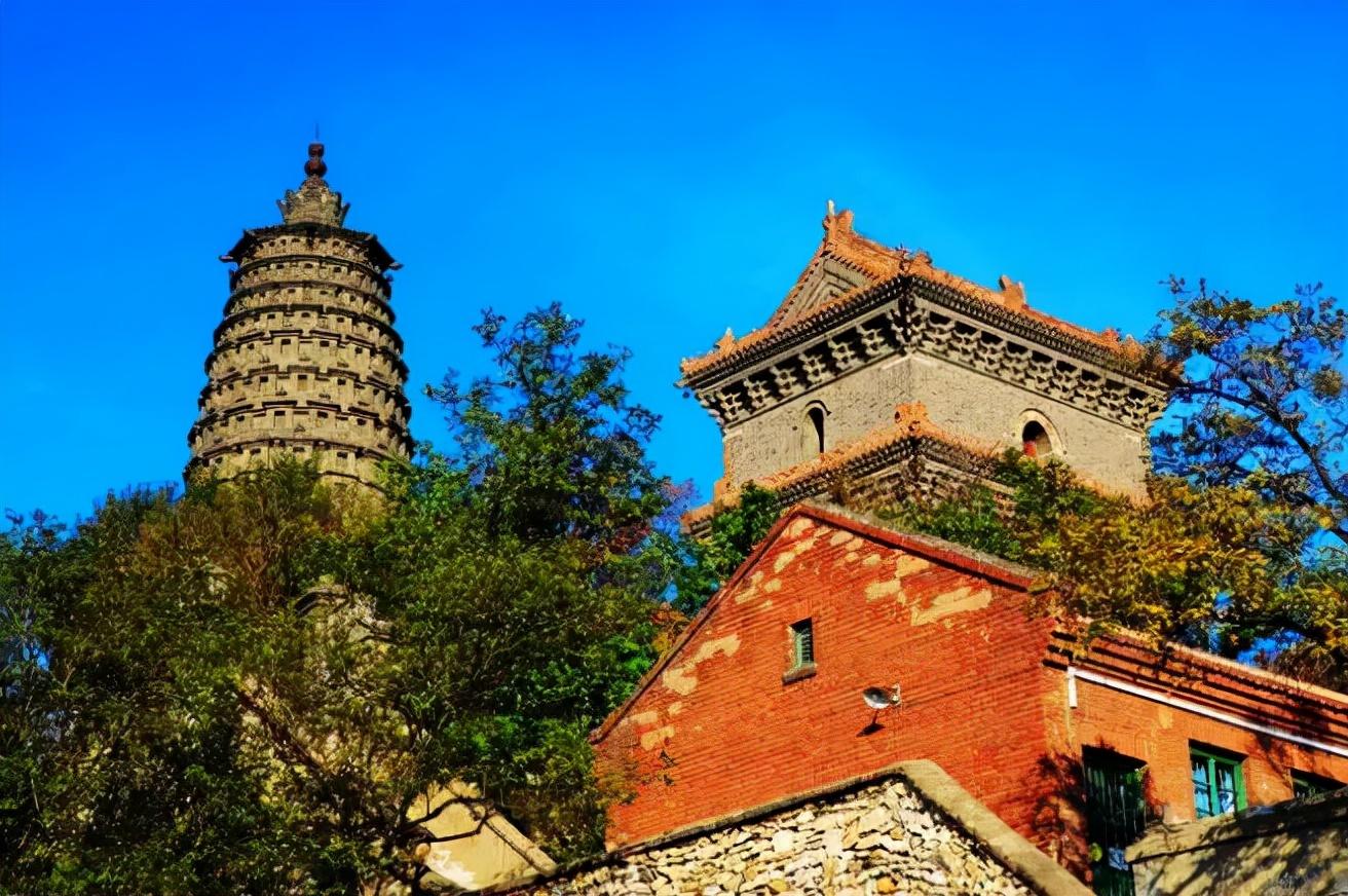 A scenic view of Langfang Daxinge Stone Pagoda