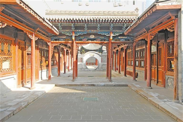 A scenic view of Lanzhou Balujun Banshichu Jiuzhi