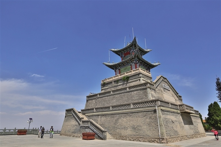 A scenic view of Lanzhou Wuquanshan Jianzhuqun