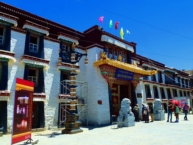A scenic view of Lasa Chongsai Kang