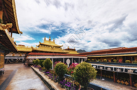A scenic view of Lasa Chongsai Kang