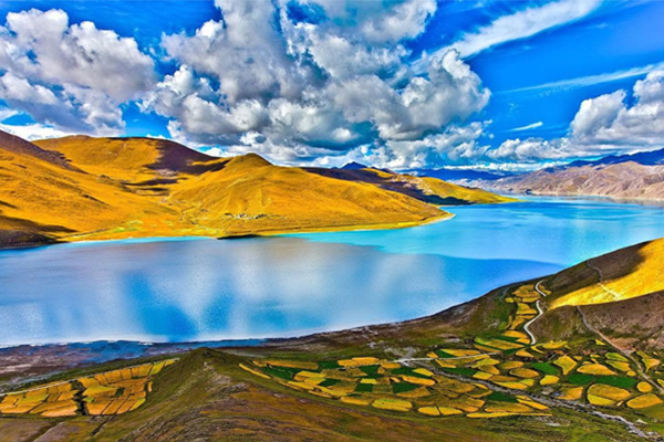 A scenic view of Lasa Chongsai Kang