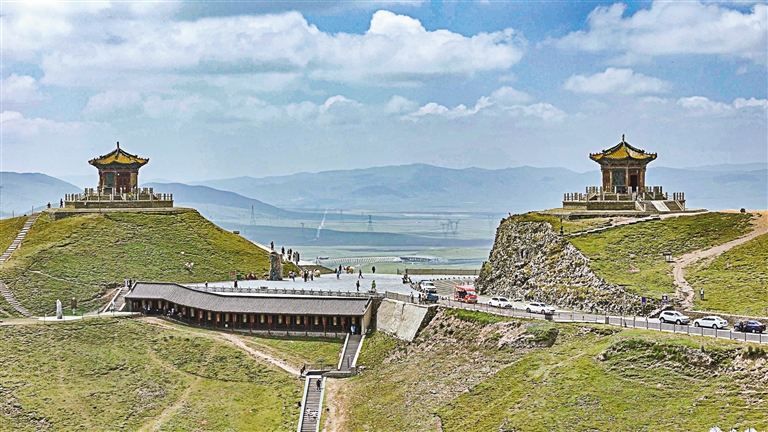 A scenic view of Lasa Chuancang Qingzang Gonglu Jinianbei
