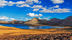 A scenic view of Lasa Larang Ningba