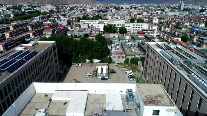 A scenic view of Lasa Menzikang