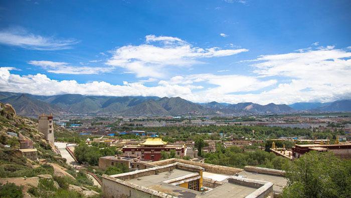 A scenic view of Lasa Selasi