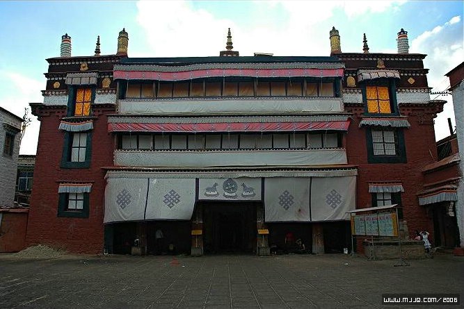 A scenic view of Lasa Xiaozhaosi