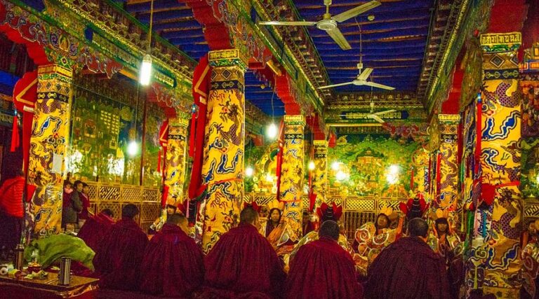 A Journey to Lasa Xiaozhaosi: Unveiling the Mysteries of Lhasa’s Spiritual Heritage
