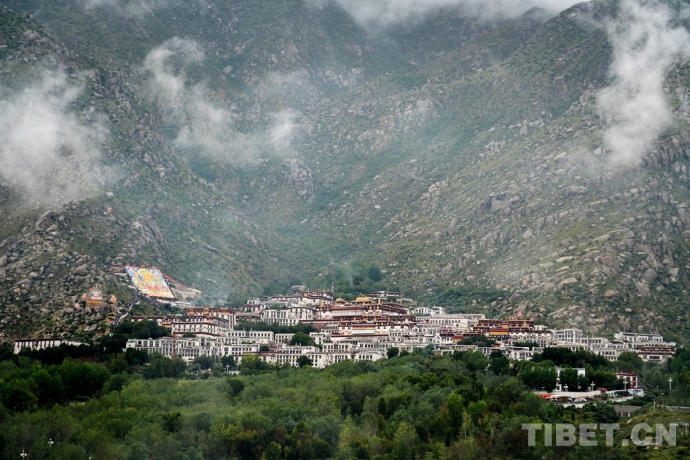 A scenic view of Lasa Zhebangsi