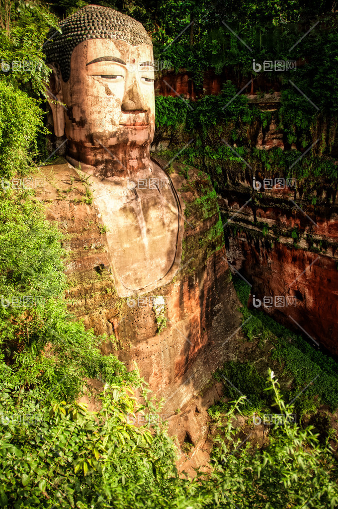 A scenic view of Leshan Dafo