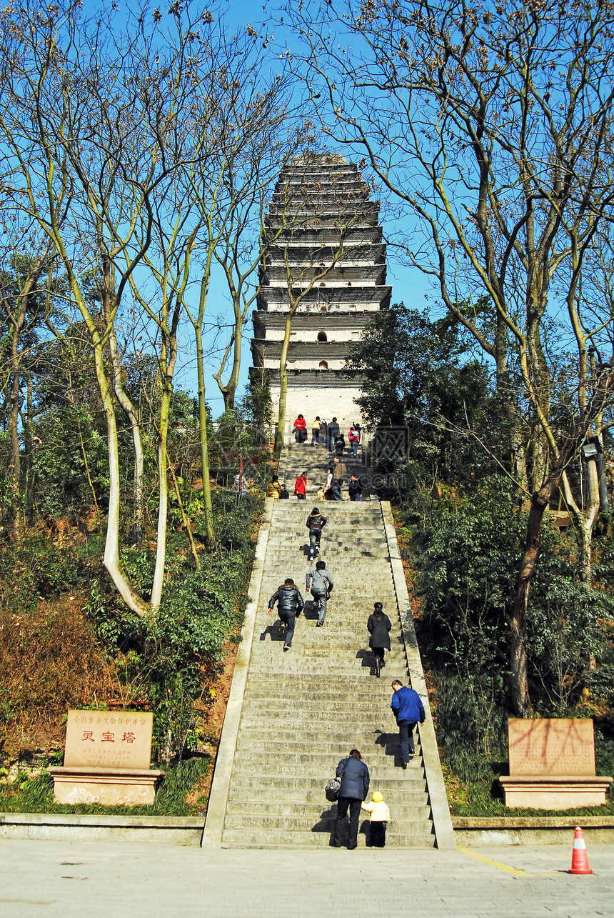 A scenic view of Leshan Dafo