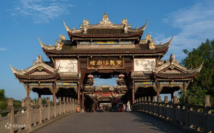 A scenic view of Leshan Dafo