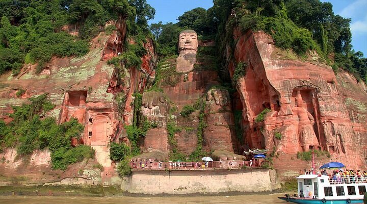 A scenic view of Leshan Jiajiang Qianfoyan Shiku