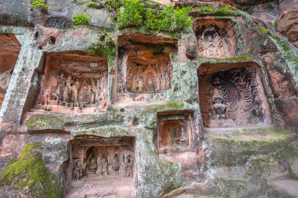 A scenic view of Leshan Jiajiang Qianfoyan Shiku