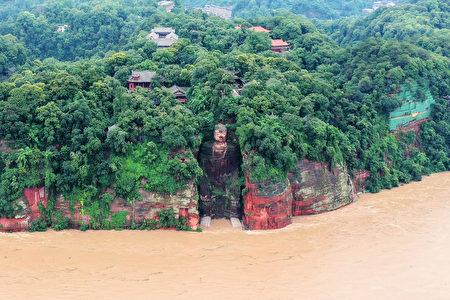 A scenic view of Leshan Lidui