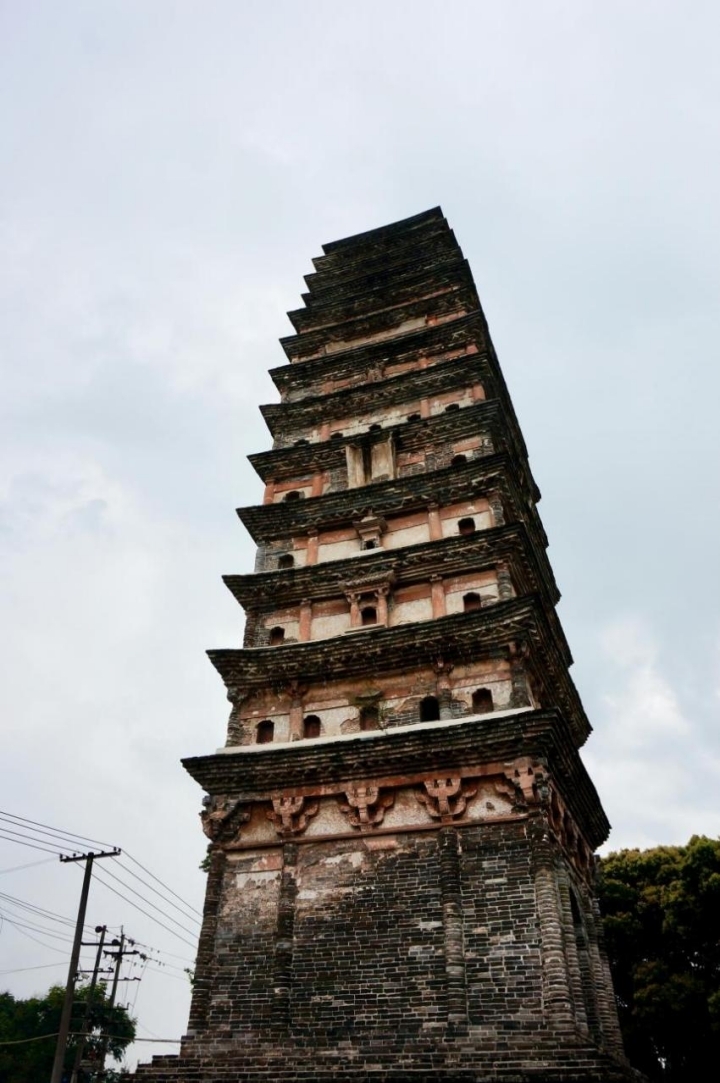 A scenic view of Leshan Sanjiang Baita