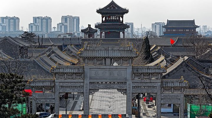 A scenic view of Lianyungang Haiqingsi Ta