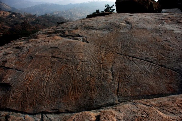 A scenic view of Lianyungang Yulinguan Shikequn