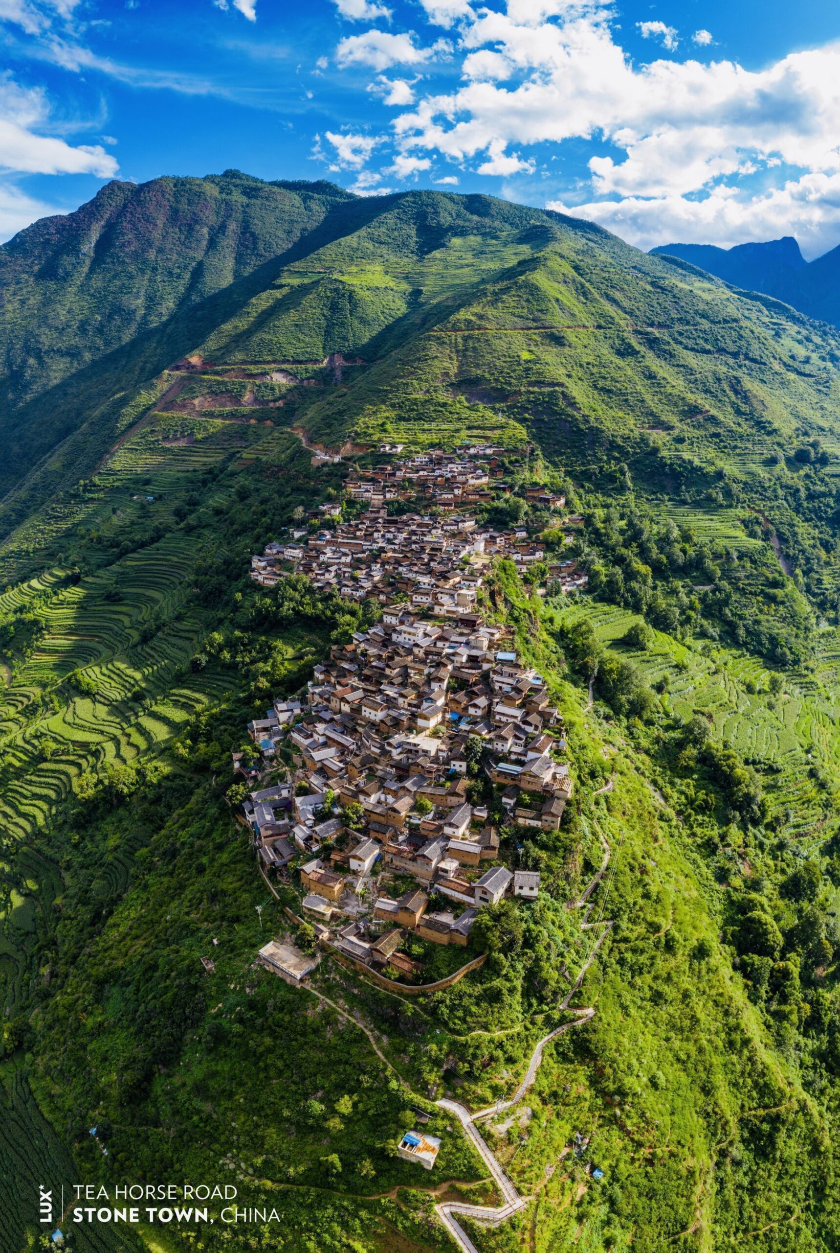 A scenic view of Lijiang Baoshan Shitoucheng