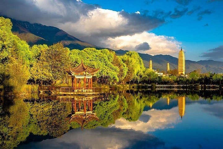 A scenic view of Lijiang Dajuegong Bihua