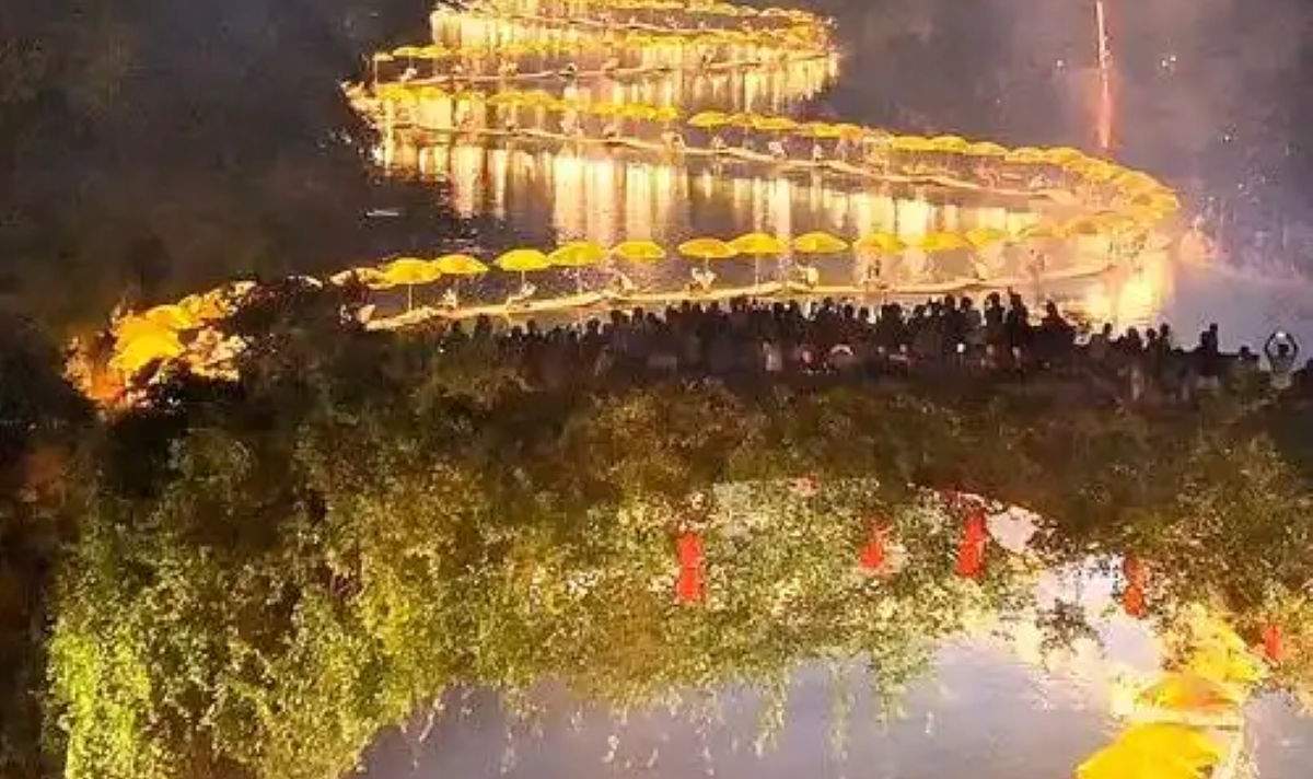 A scenic view of Lijiang Jinlongqiao