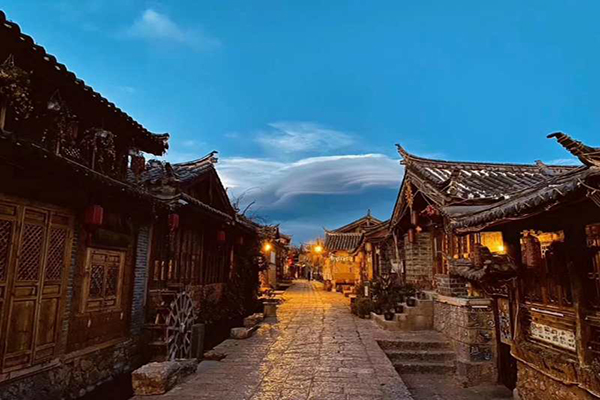 A scenic view of Lijiang Qina Gujianzhuqun