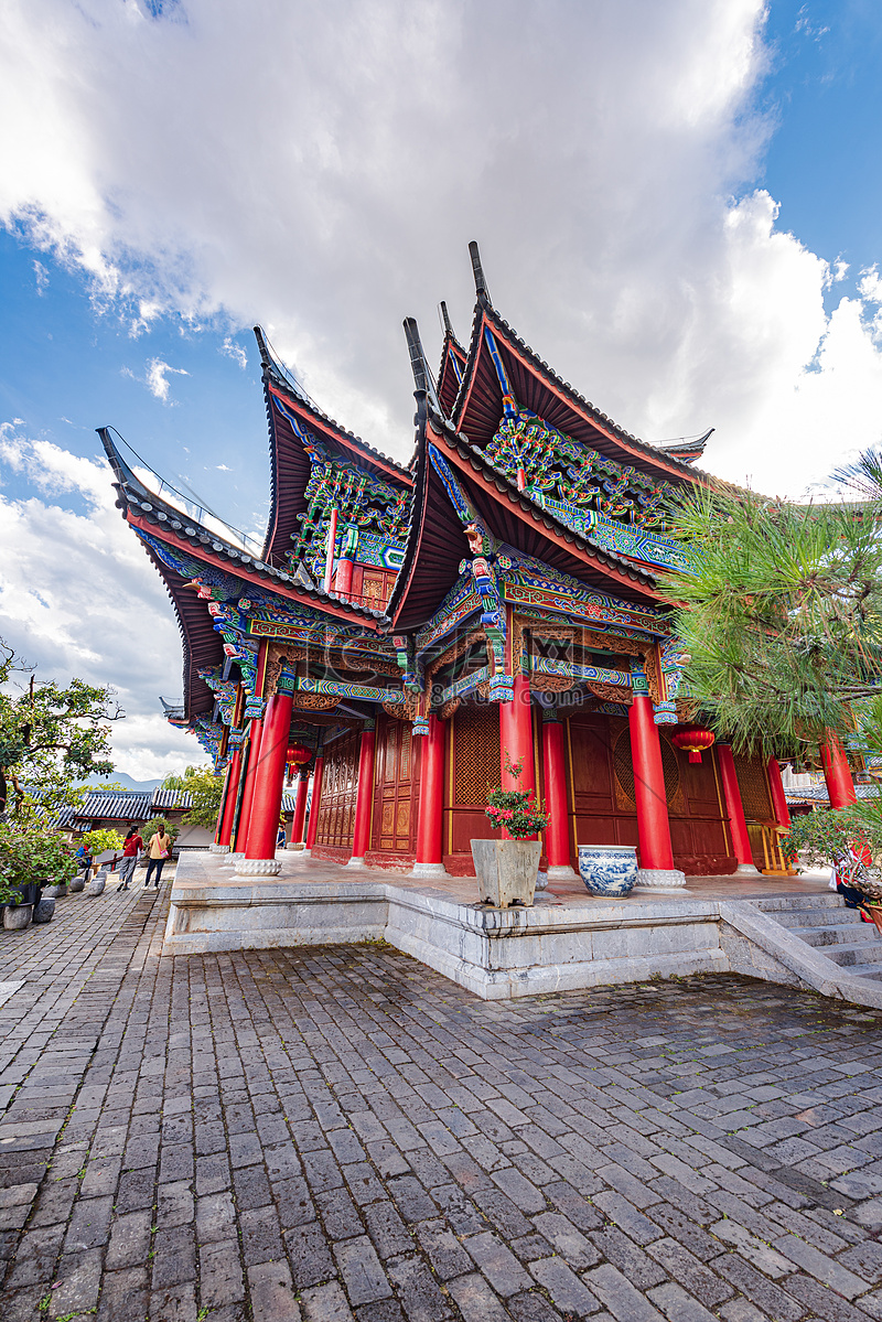 A scenic view of Lijiang Qina Gujianzhuqun