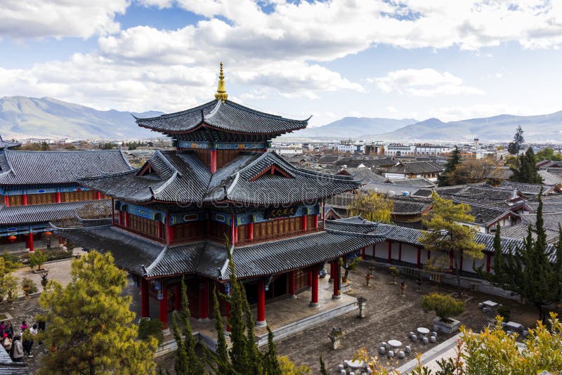 A scenic view of Lijiang Qina Gujianzhuqun