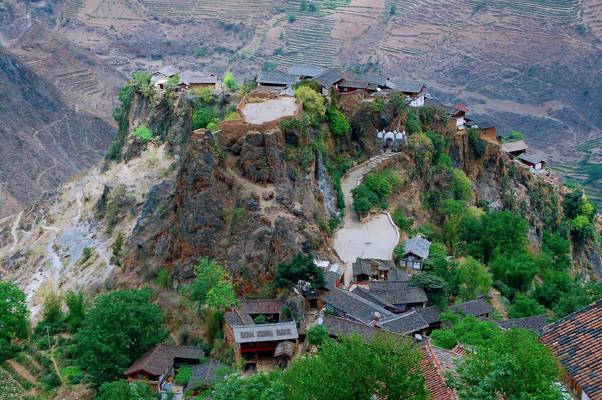 A scenic view of Lijiang Yingpancun Muqun