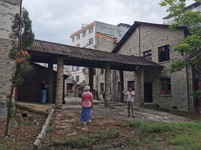 A scenic view of Lincang Fengqing Chachang Laochangqu Jiuzhi