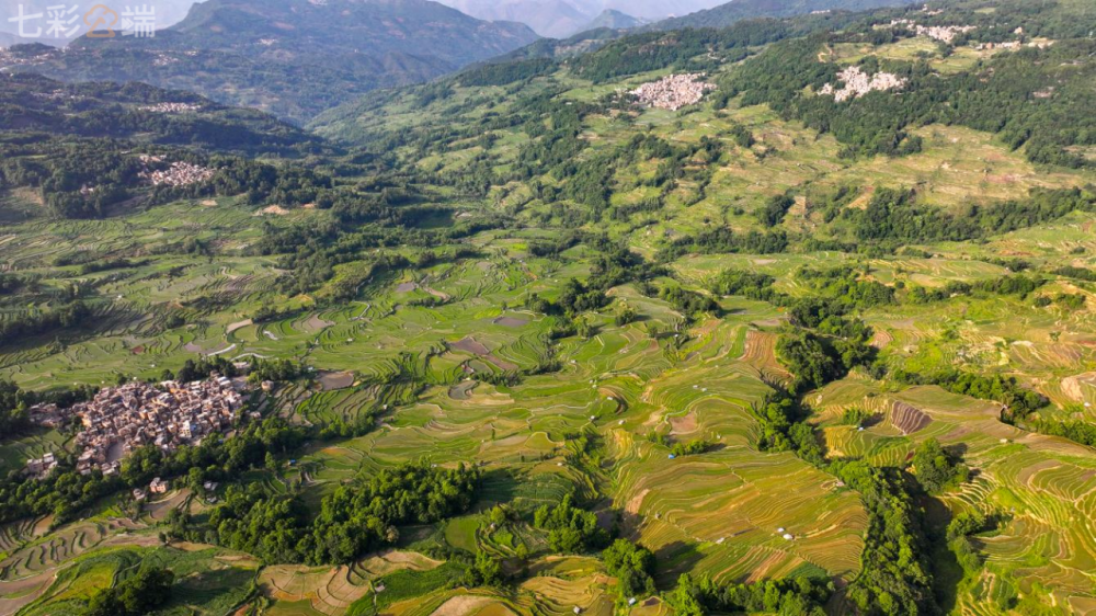 A scenic view of Lincang Liulanghe Mofangqun