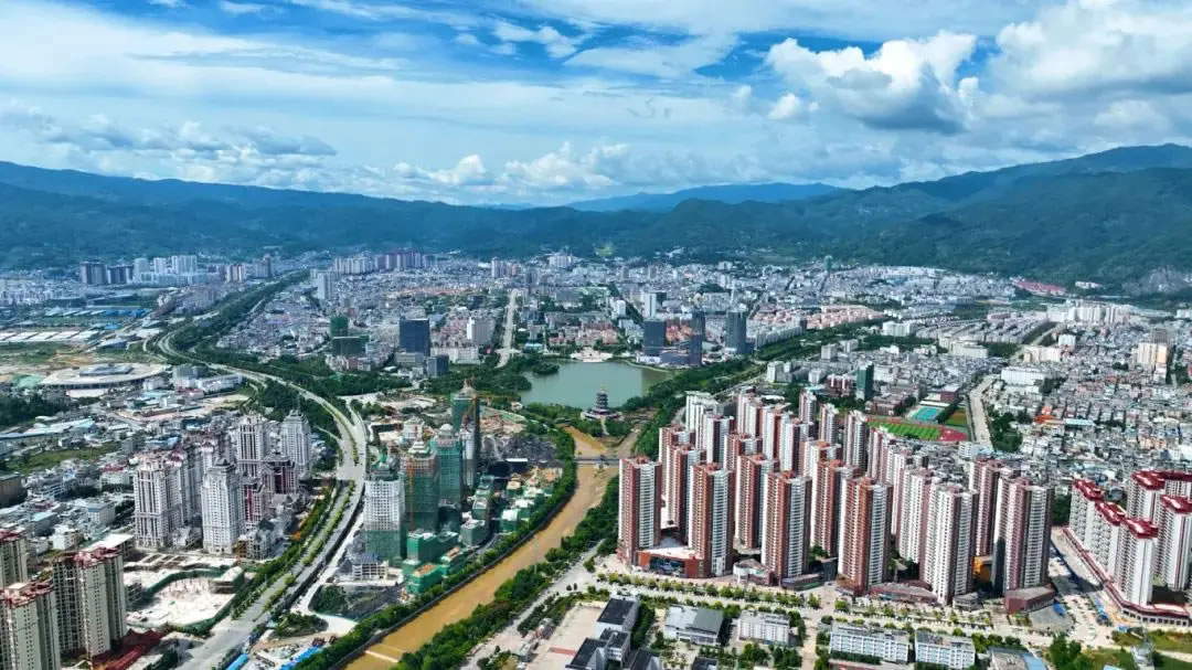 A scenic view of Lincang Mengwangta Ji Xibeita
