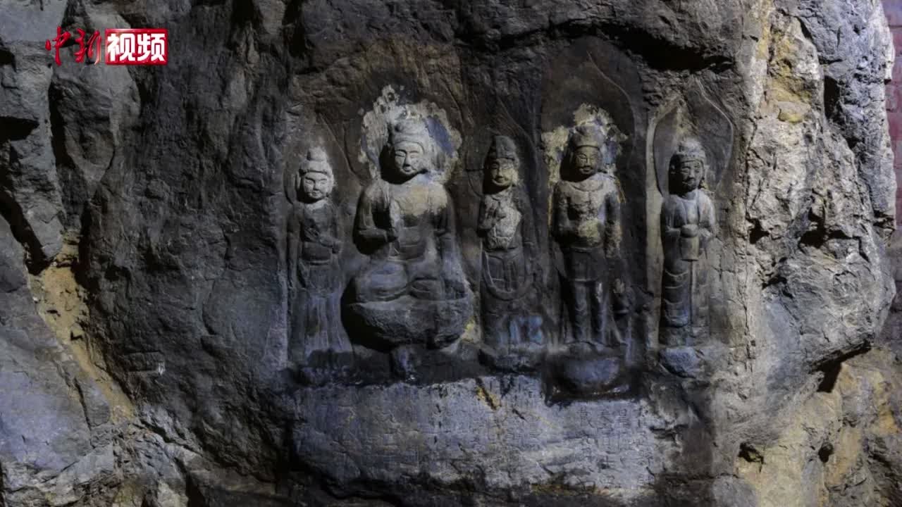 A scenic view of Linfen Guajiashan Cliff Statue