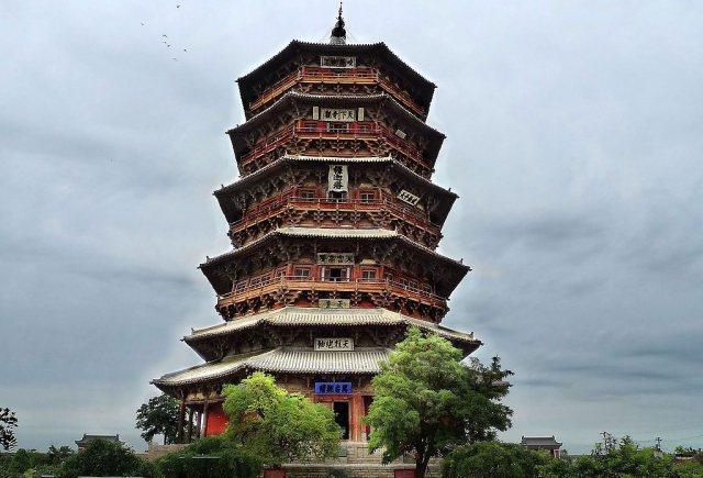 A scenic view of Linfen Langzhai Brick Pagoda