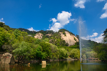A scenic view of Linfen Nanlinjiao Longquan Temple