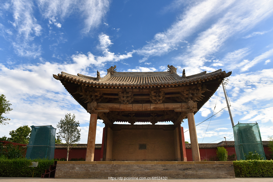 A scenic view of Linfen Niuwang Temple Stage