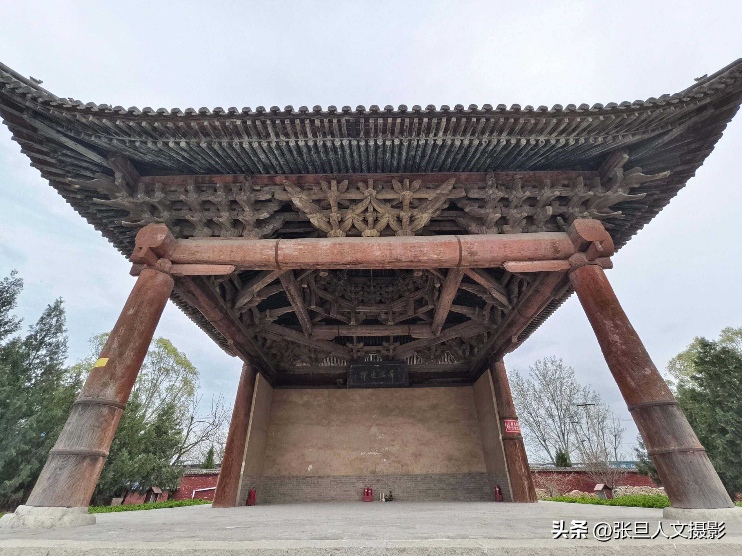 A scenic view of Linfen Qiaoze Miao Stage