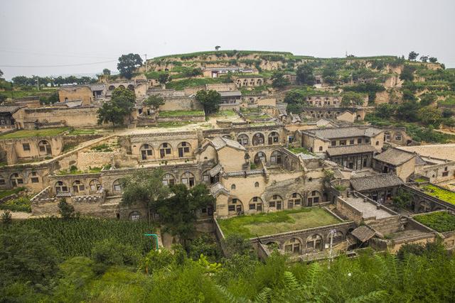 A scenic view of Linfen Shijiagou Ancient Buildings