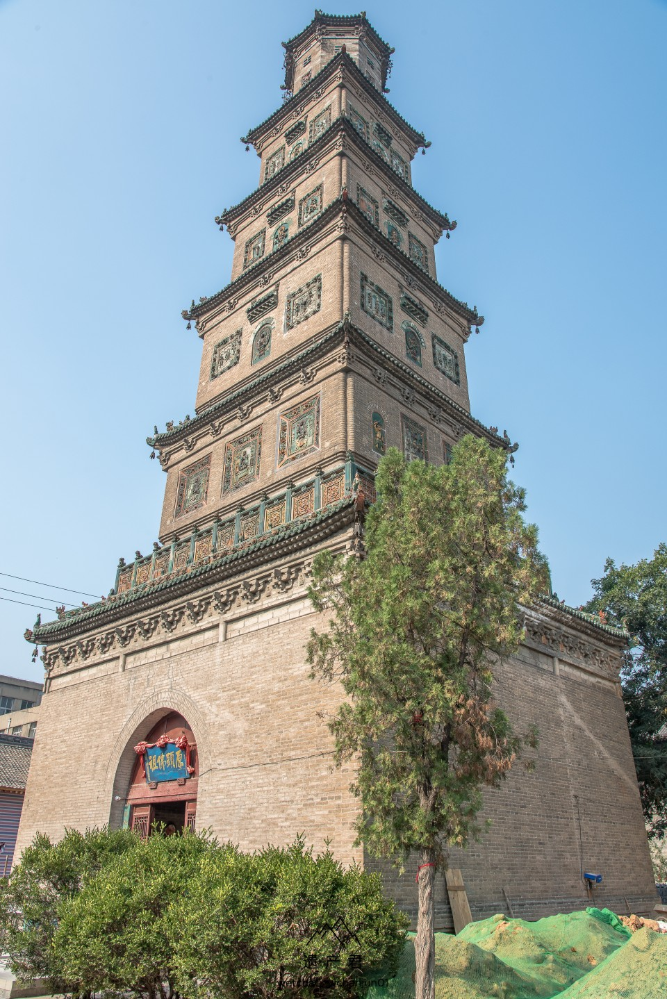 A scenic view of Linfen Tiefo Temple